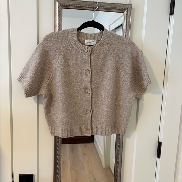 Universal Thread Sweaters - NWOT Universal Thread Short Sleeve Button Front Knit Cardigan - Taupe never worn